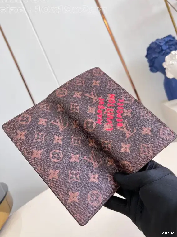Cheap VUITTON BRAZZA LOUIS WALLET-10*19*2cm 0626